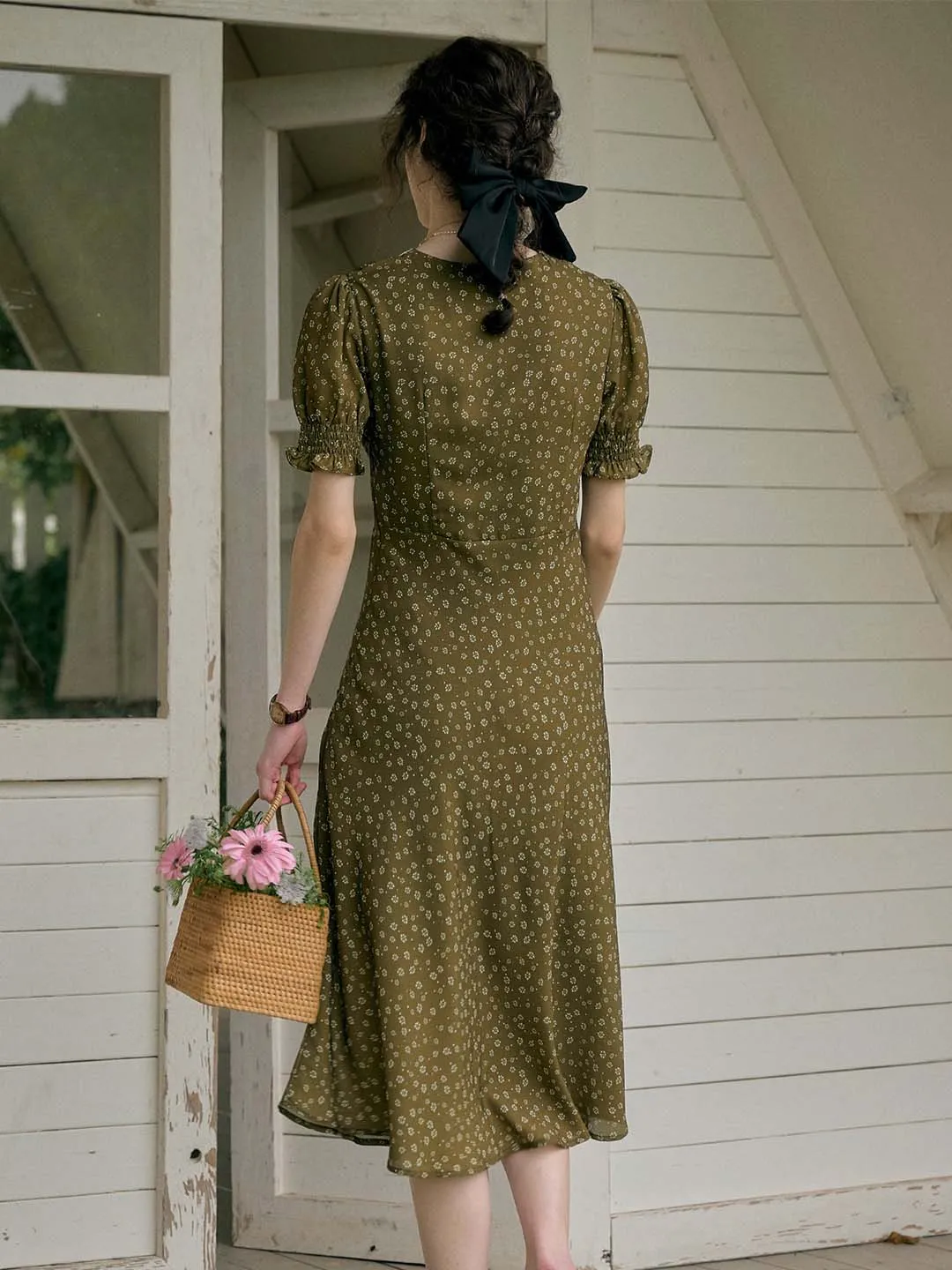 【Final Sale】Stormi Charming V-neck Lace Trimmed Floral Print Dress - Blue