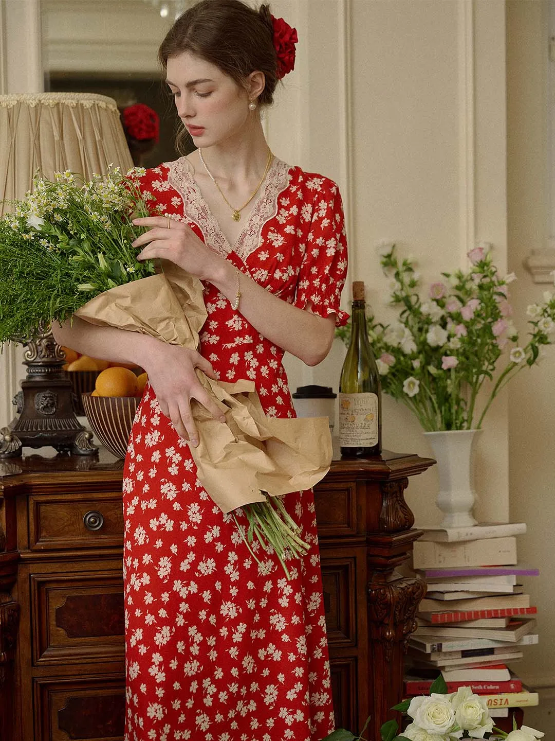 【Final Sale】Stormi Charming V-neck Lace Trimmed Floral Print Dress - Blue