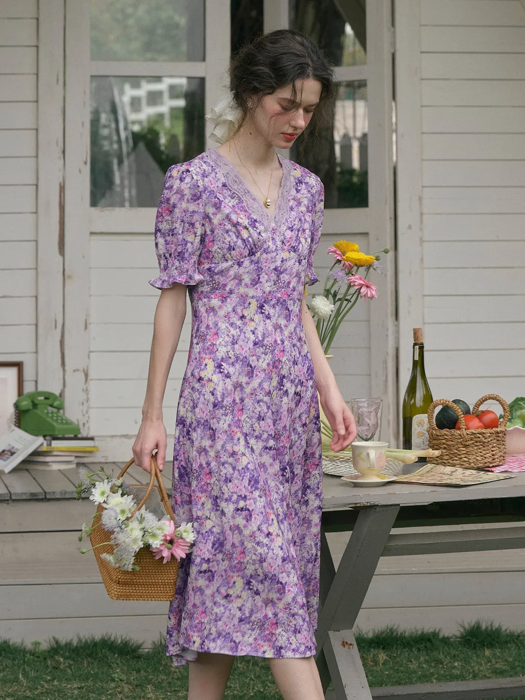 【Final Sale】Stormi Charming V-neck Lace Trimmed Floral Print Dress - Blue