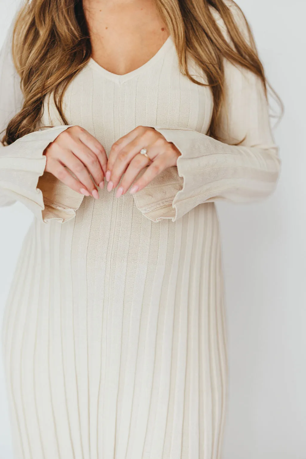 Hadley Long Sleeve V-Neck Knit Maxi Dress in Cream Taupe