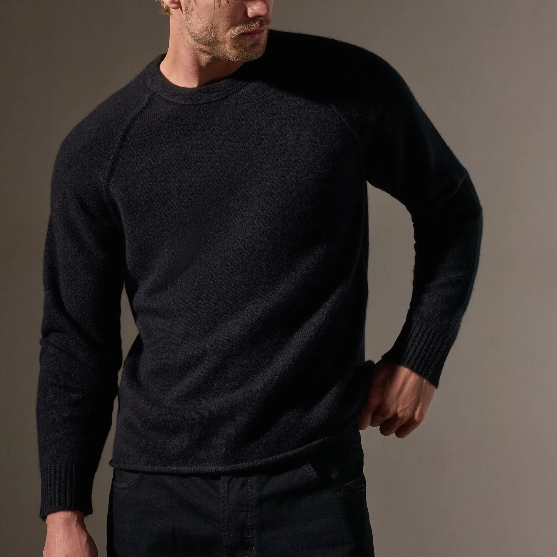Recycled Cashmere Raglan Crew - Black