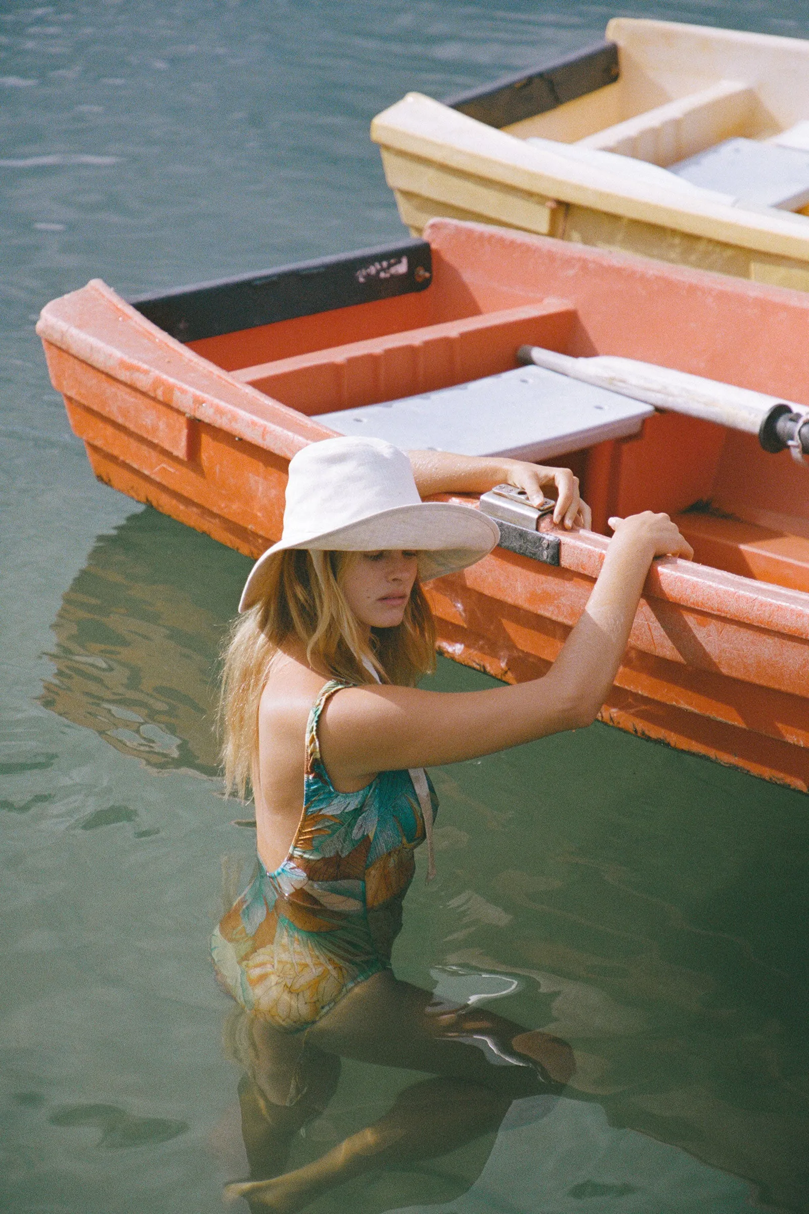 Summer Bucket - Pebble